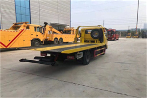 化德非事故拖车