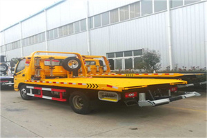 化德附近拖车救援搭电